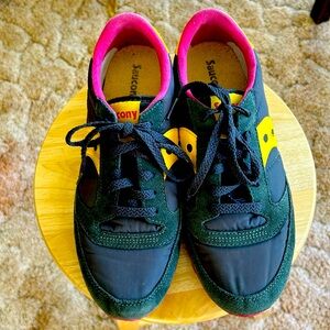 Women’s Saucony Jazz sneakers